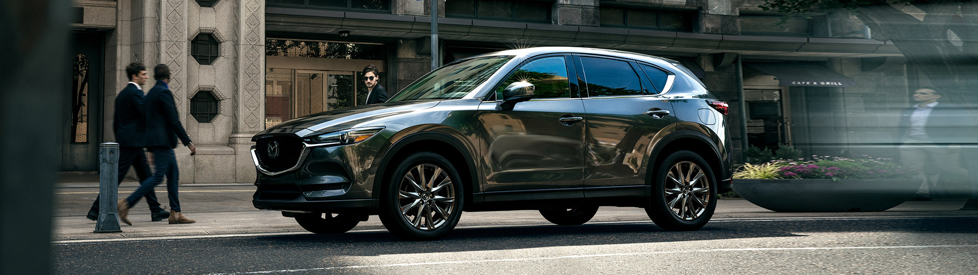 Le Honda CR-V 2019 rencontre le Mazda CX-5 2019 chez Mazda Trois-Rivières!